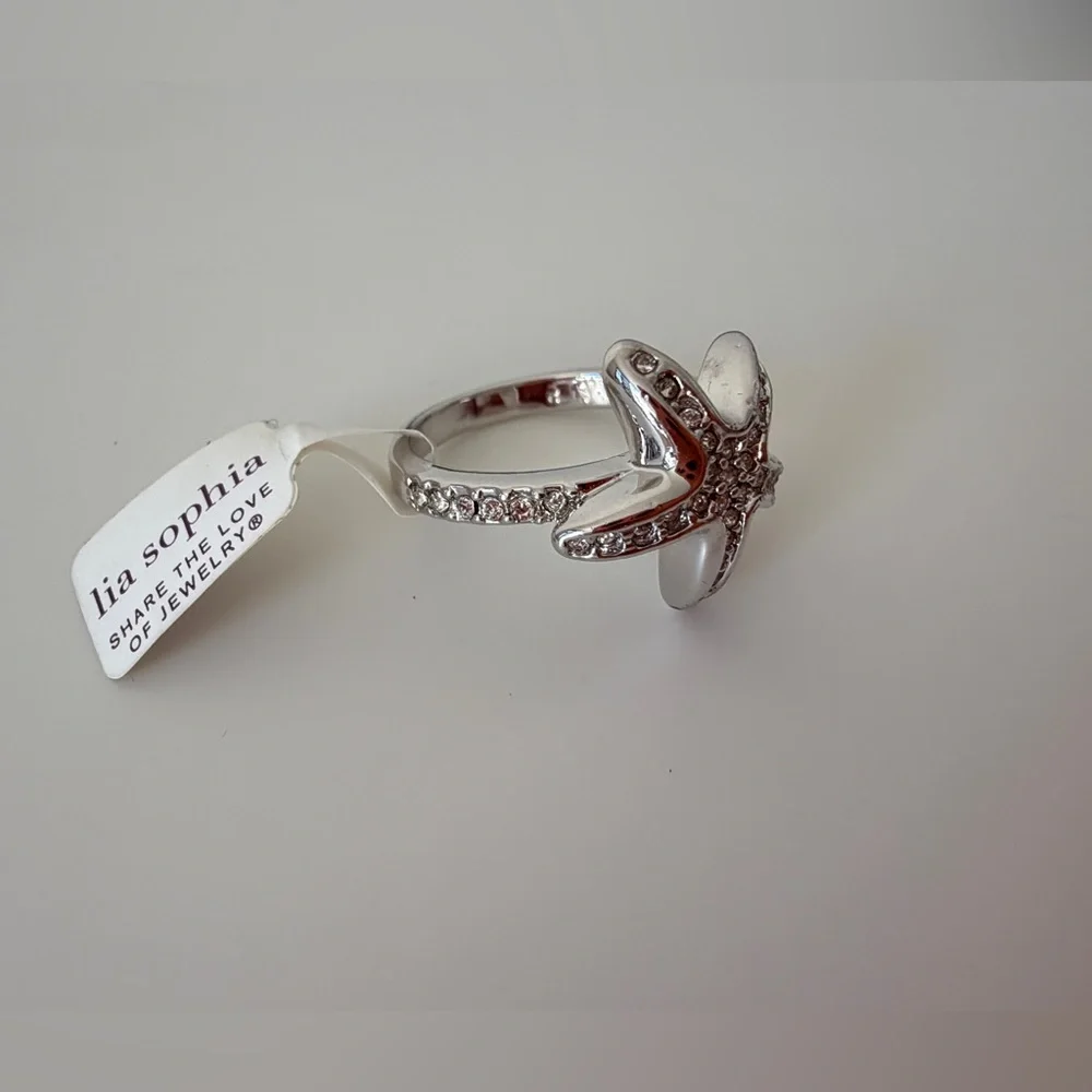 Lia Sophia Silver Starfish Crystal Ring - Picture 3 of 5
